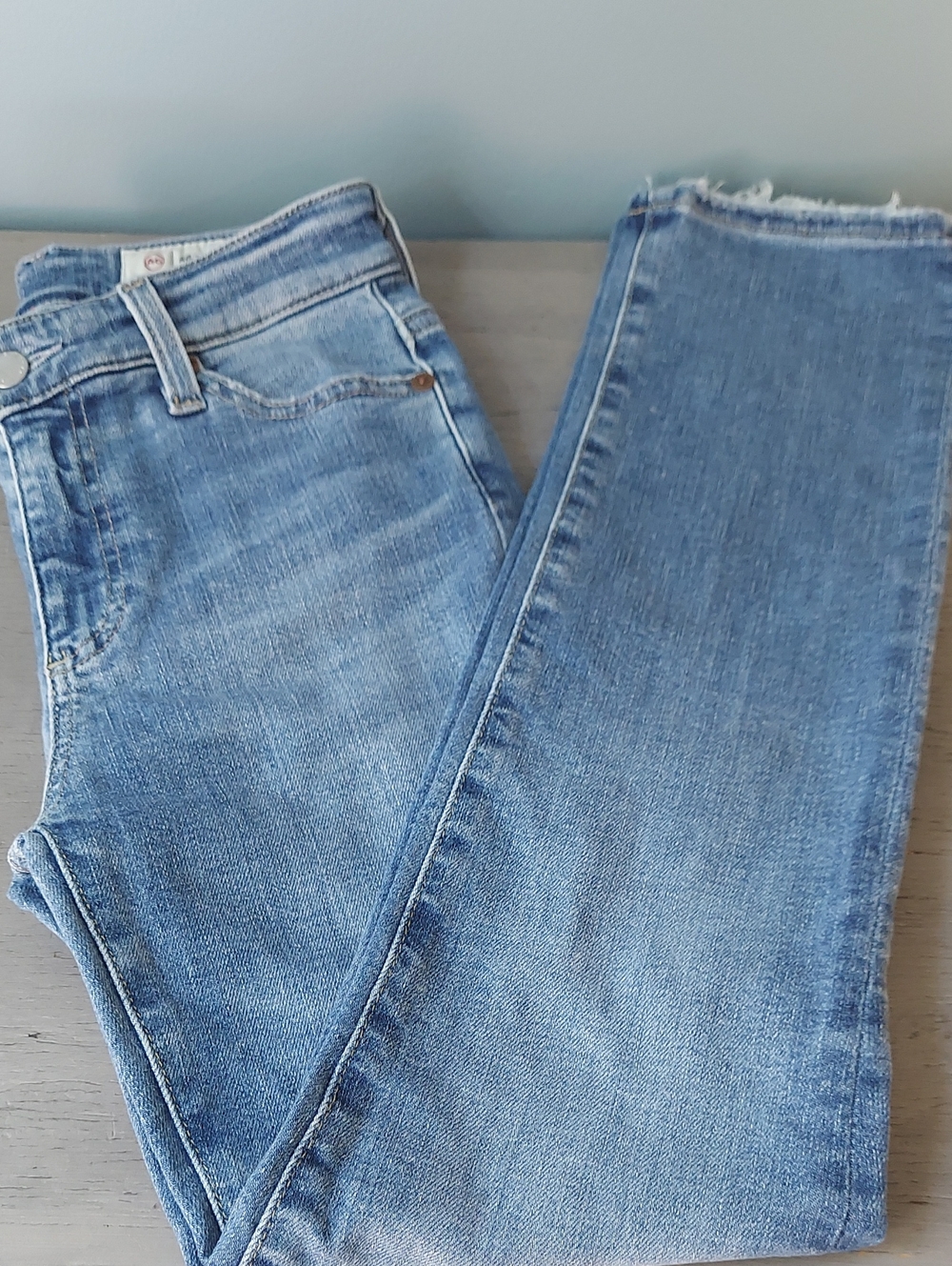 AG Adriano Goldschmied Mari Crop Mid Rise Slim Straight Jeans 24
